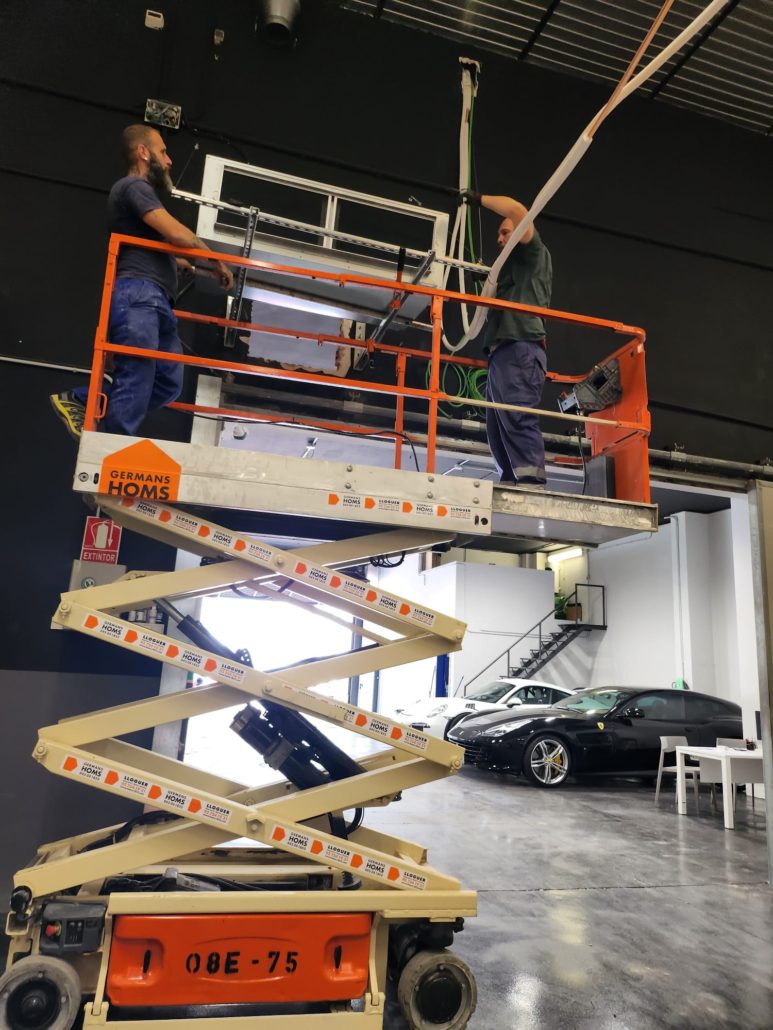 Empresa especializada en instalaciones de aire acondicionado y climatización Empresa especializada en instalaciones de aire acondicionado y climatización