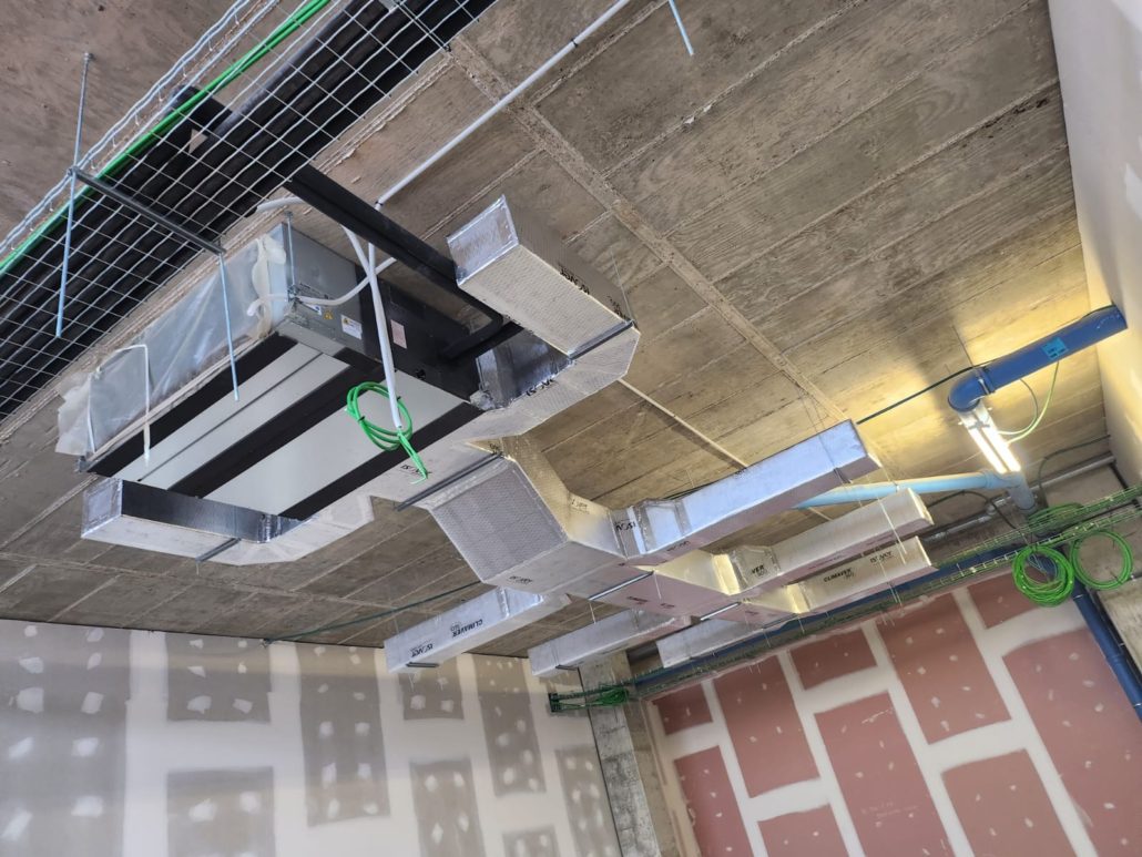 INSTALACIONES DE AIRE ACONDICIONADO Y CLIMATIZACIÓN EN BARCELONA INSTALACIONES DE AIRE ACONDICIONADO Y CLIMATIZACIÓN EN BARCELONA